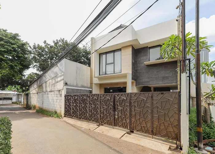 Reddoorz Syariah Near Green Park Jatiwarna