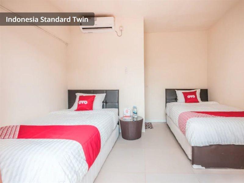 Hotel Reddoorz Syariah Near Park Jatiwarna 2*