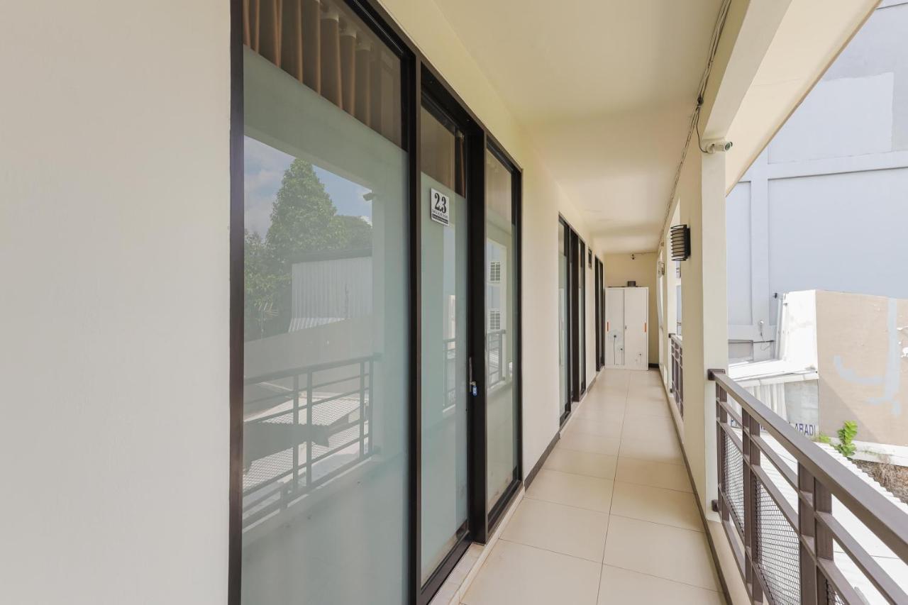 Reddoorz Syariah Near Park Jatiwarna