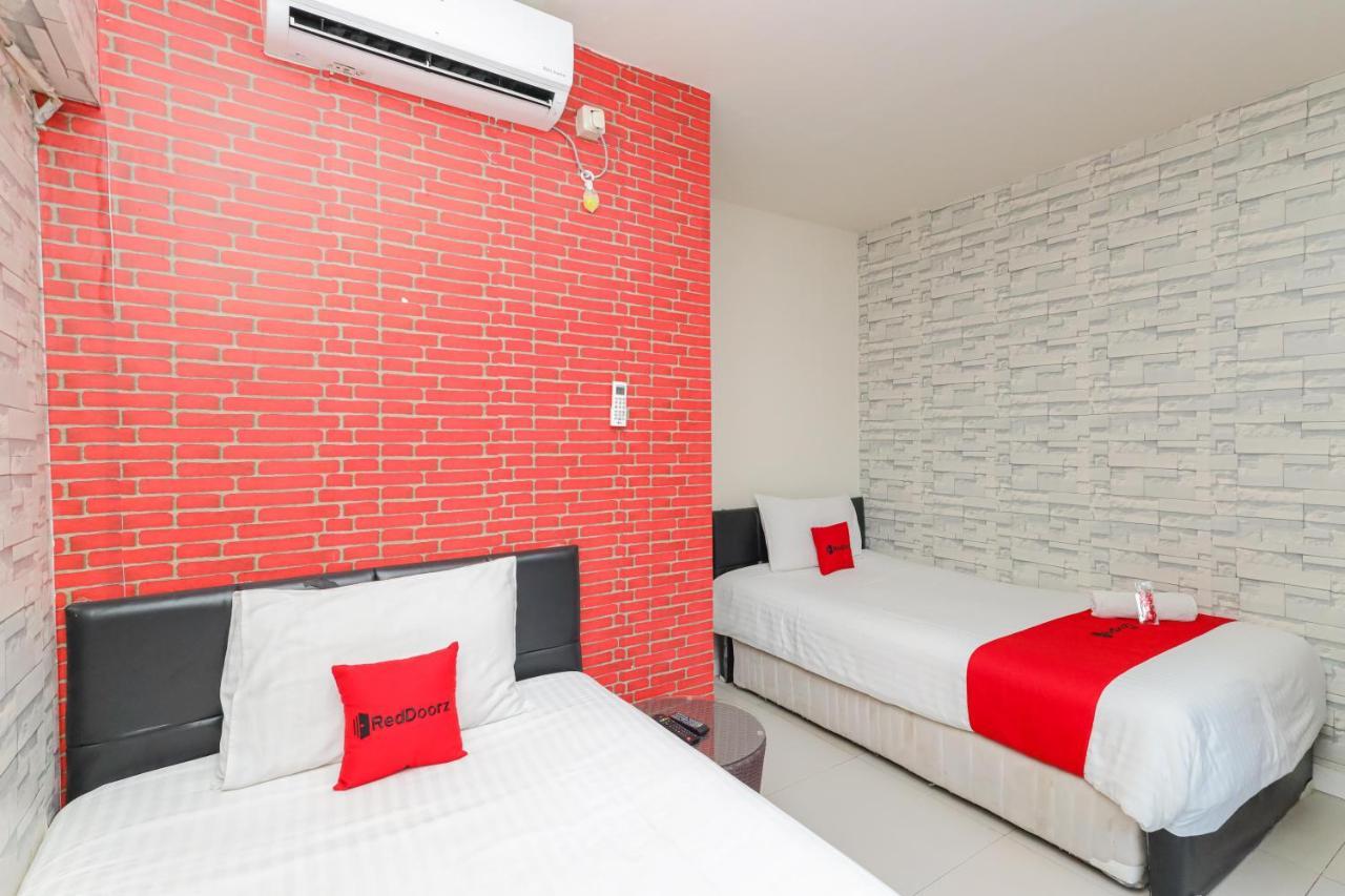 Reddoorz Syariah Near Park Jatiwarna Hotel Bekasi