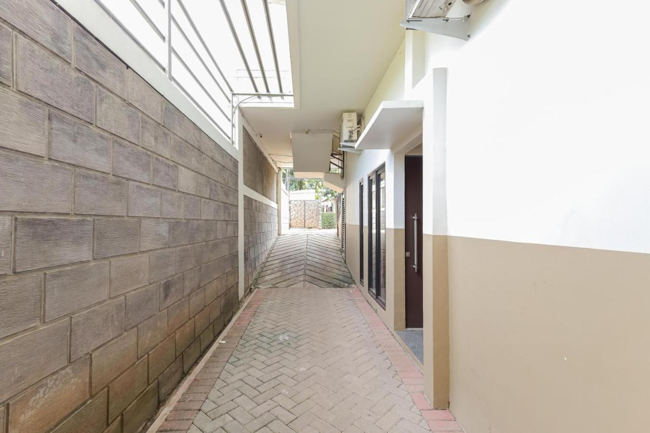 Hotel Reddoorz Syariah Near Park Jatiwarna 2*