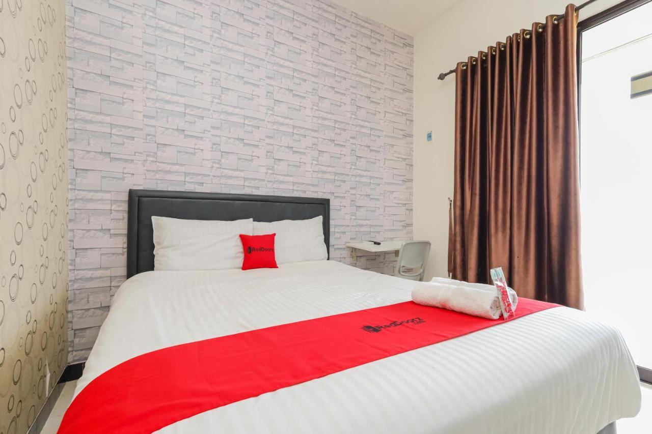 Hotel Reddoorz Syariah Near Park Jatiwarna 2*