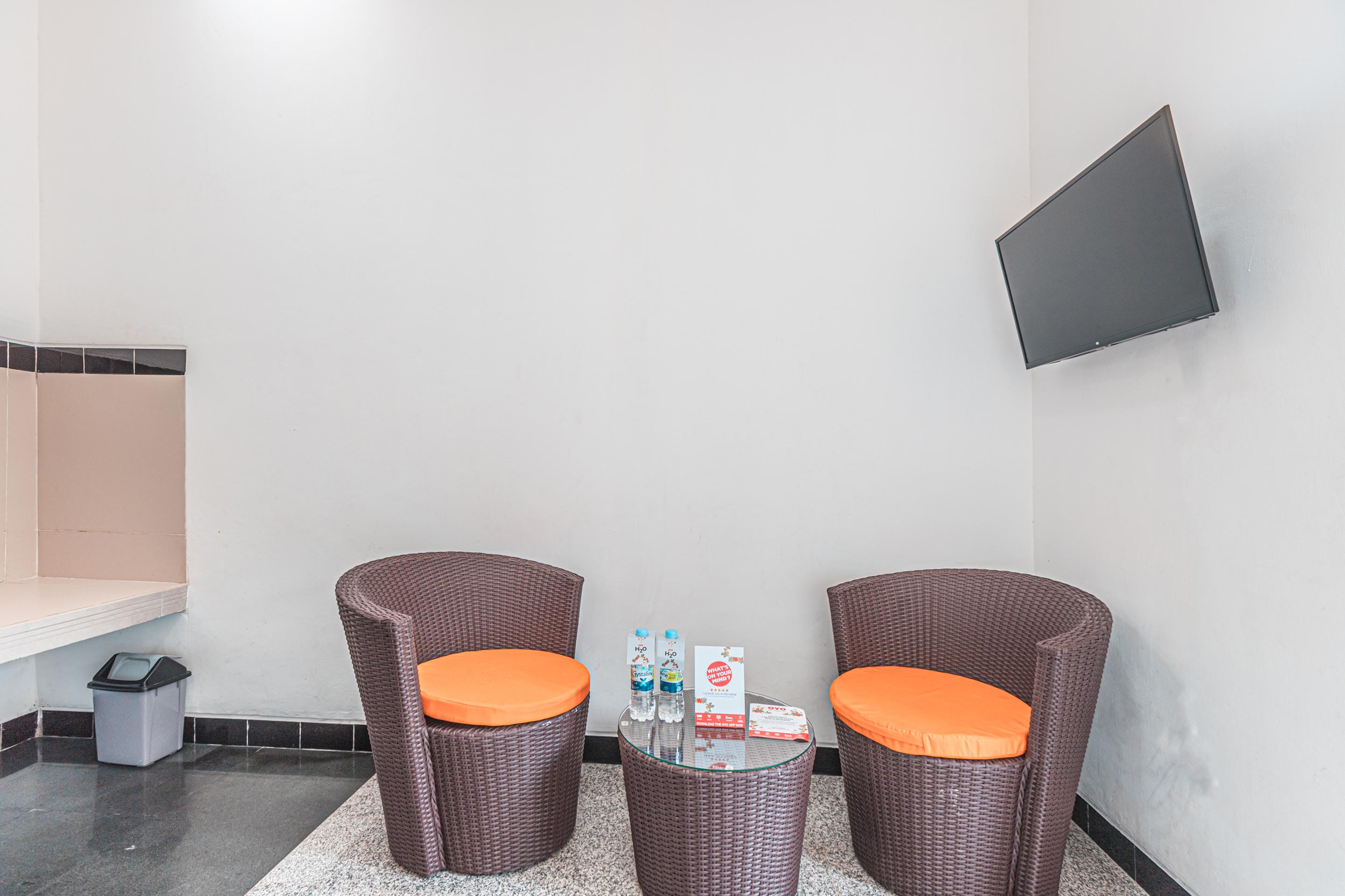 Hotel Reddoorz Syariah Near Park Jatiwarna Bekasi