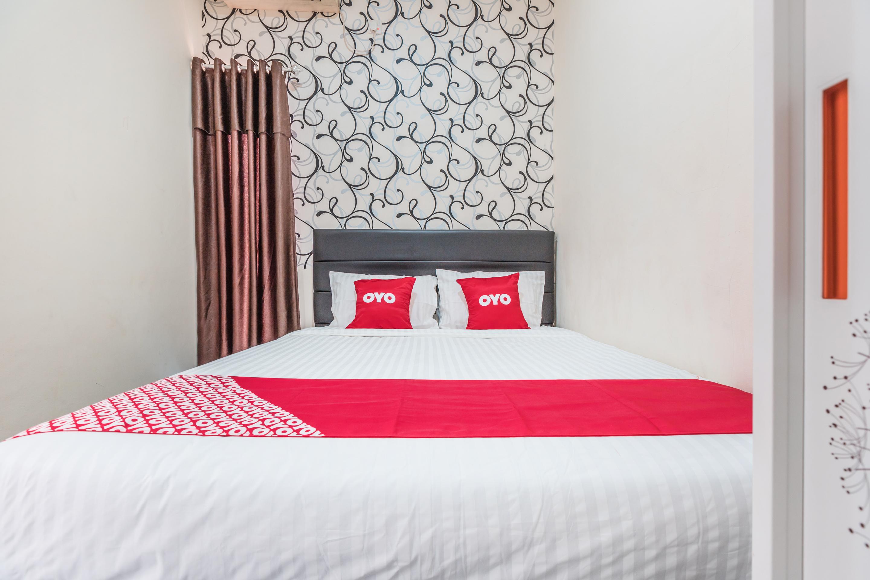 Reddoorz Syariah Near Park Jatiwarna