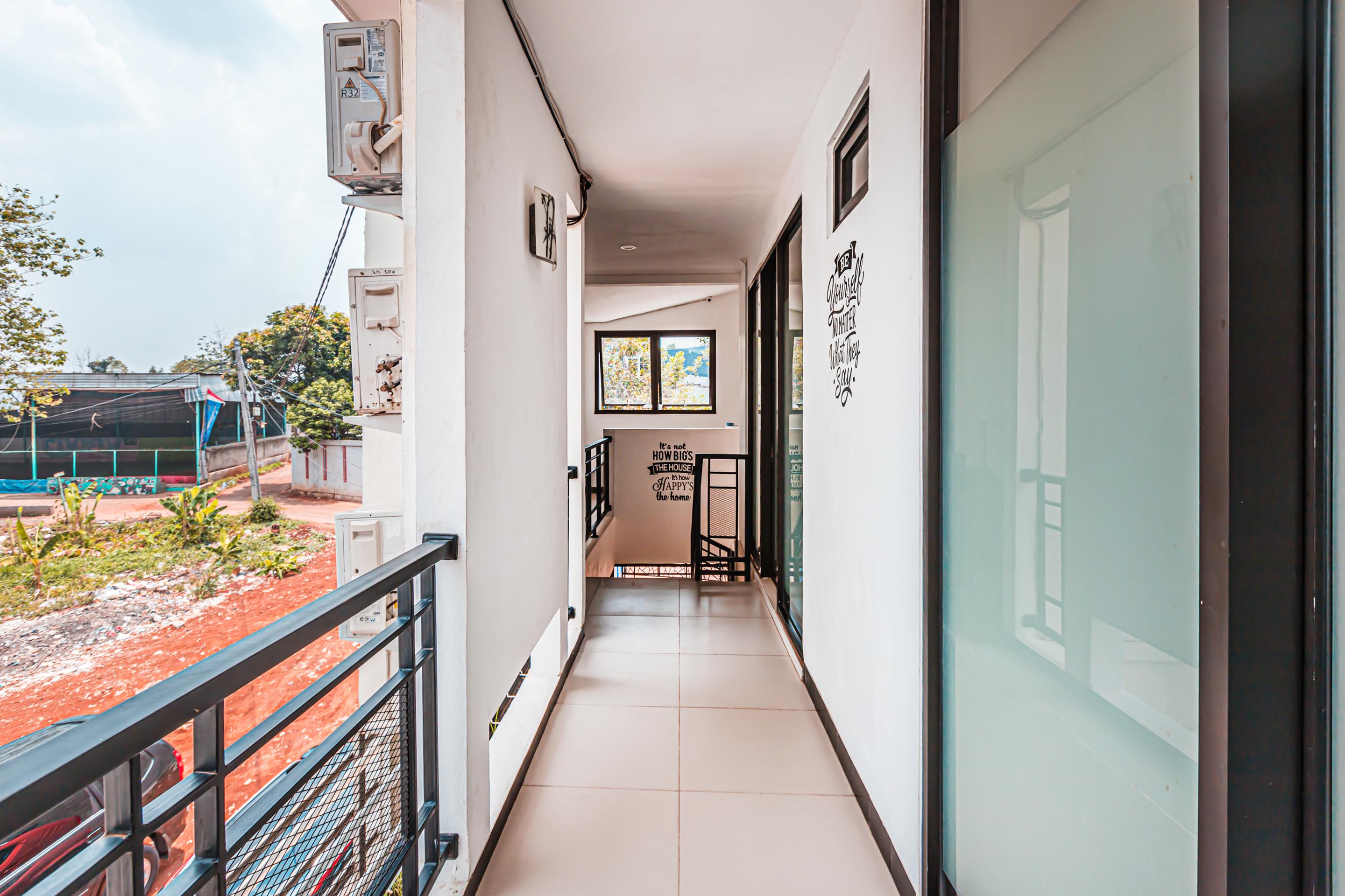 Hotel Reddoorz Syariah Near Park Jatiwarna 2*