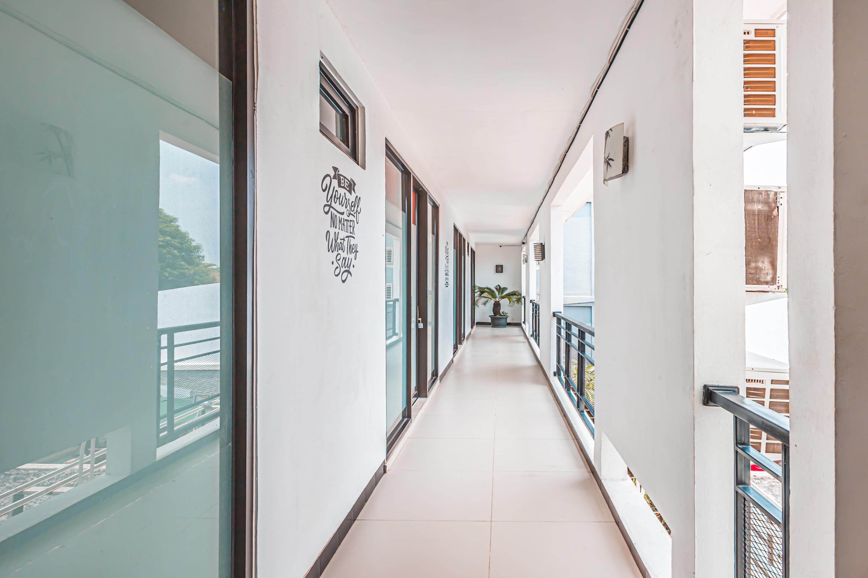 Hotel Reddoorz Syariah Near Park Jatiwarna 2*