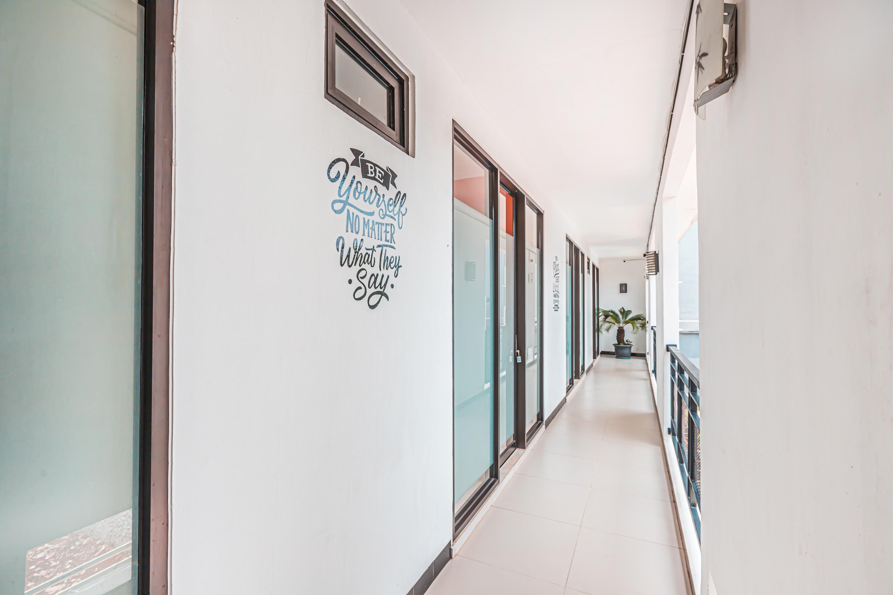 Reddoorz Syariah Near Park Jatiwarna Hotel